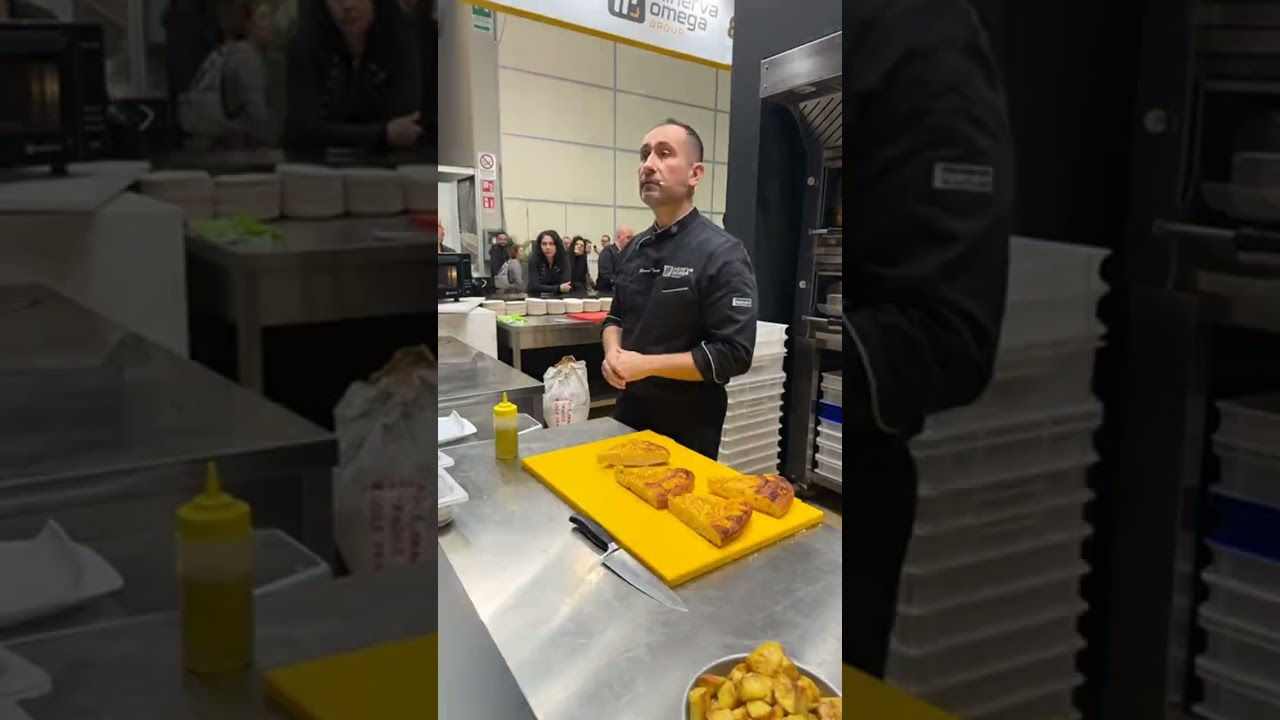 Pizza al Trancio Morbida, Showcooking live da Sigep stand Minerva Omega