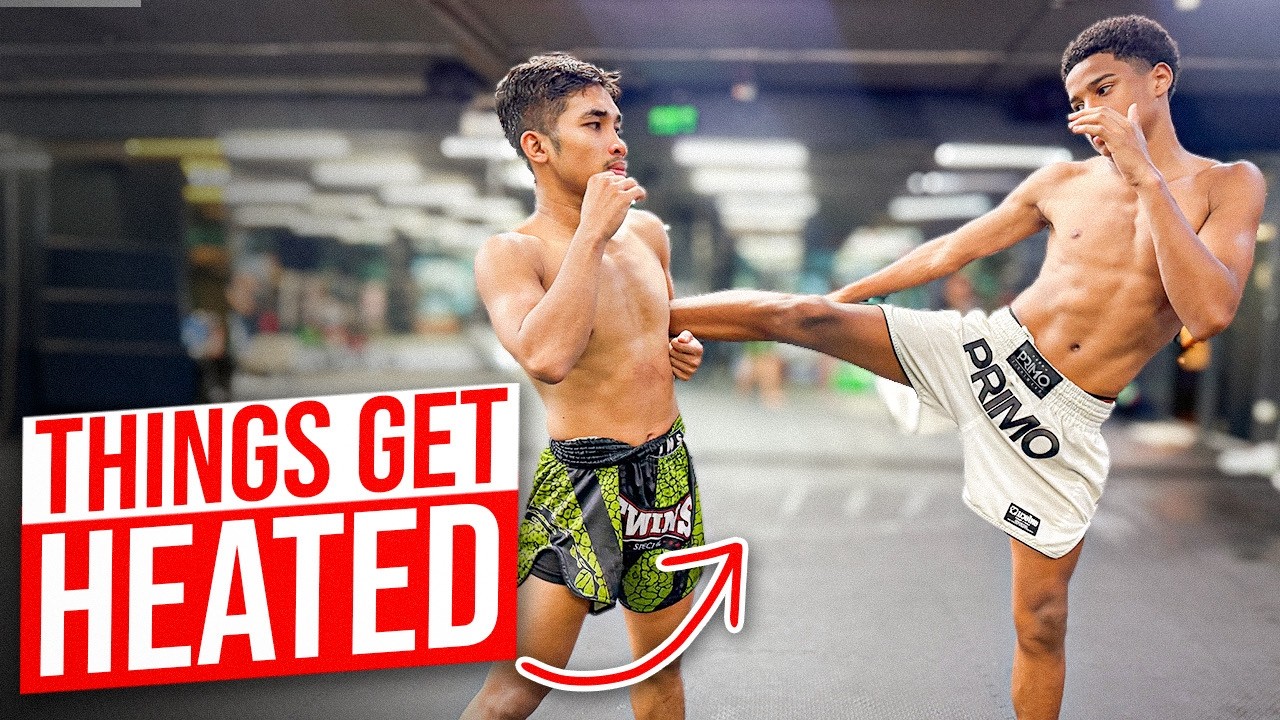 Спарринг по тайскому боксу высокого уровня в Бангкоке | Молодой боец ​​против опытного товарища п...