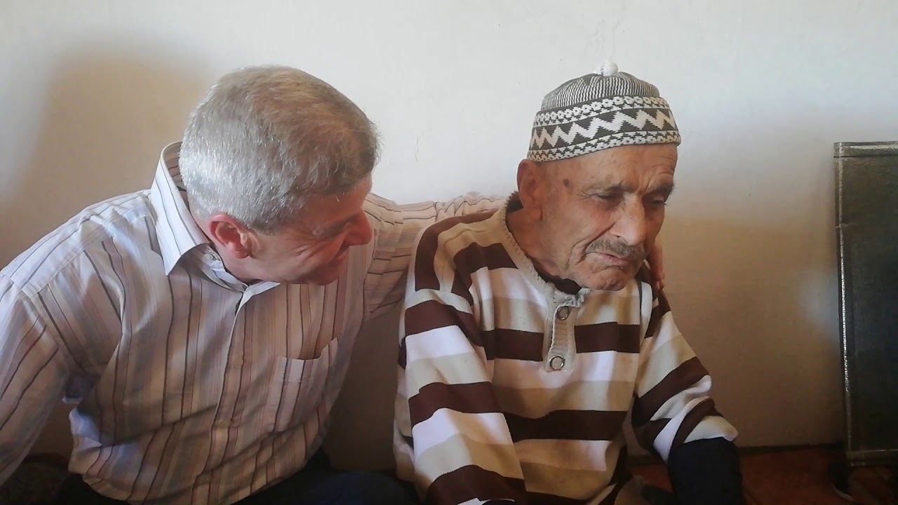 DEMİRCİ'NİN ESENYURT KÖYÜNDE ALİ KESGİN VE EŞİ VE MUSTAFA ÖZDOĞAN İLE SOHBET..28-10-2018..