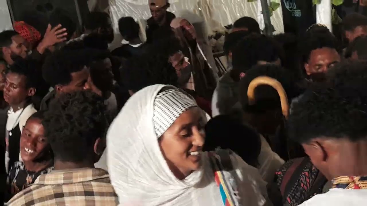 ምስ ጀለሴ ባንድ ድምፃዊ ተጋዳላይ ገብረስላሴ ግርማይ ምስ ጉ/ኣበንዓ ማርያም ዓጋመት ፍትሕ ኣቢልዎም