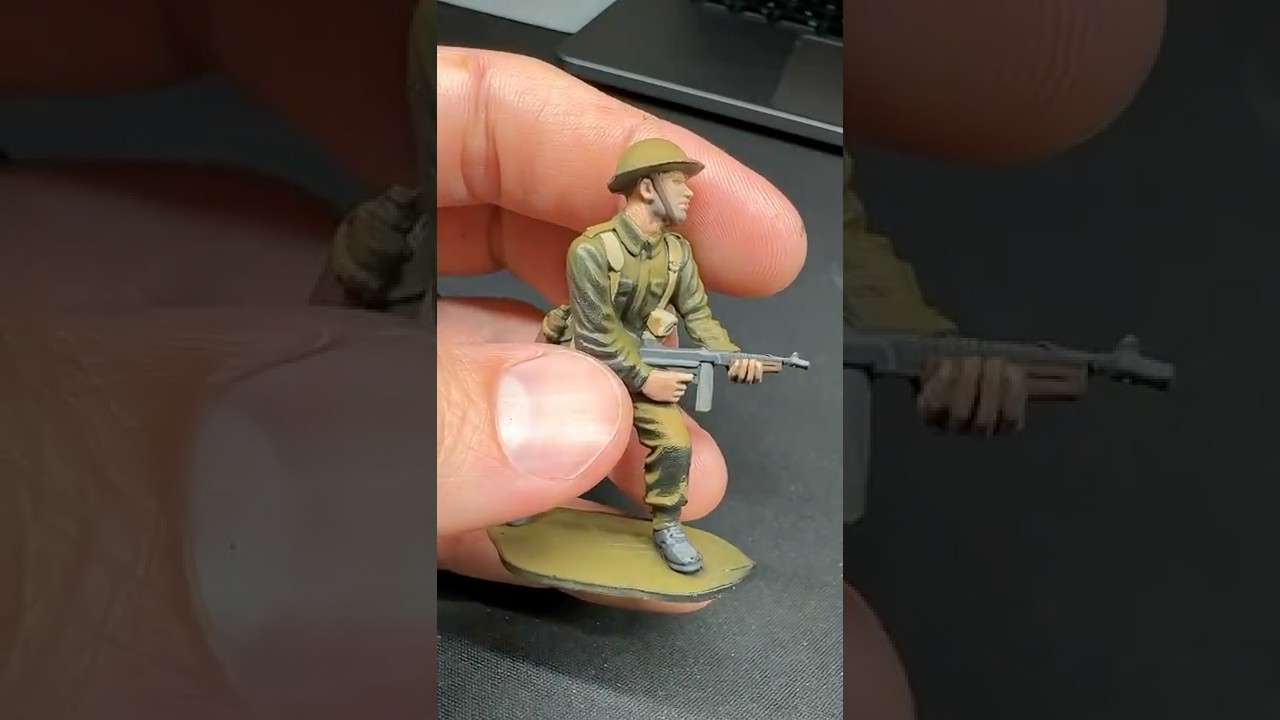 Army Men Painting Airfix British Infantry, WWII, 1/32