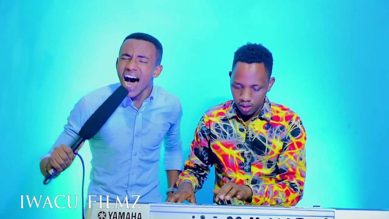 HARI IGITONDO - INDIRIMBO NZIZA Z' UMWUKA- FRANK & MUSABWA