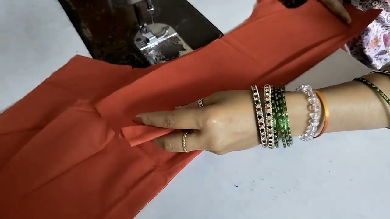 Blause cutting and stitching #letest #fashion #silaisikhe # napi se blause cutting and stitching