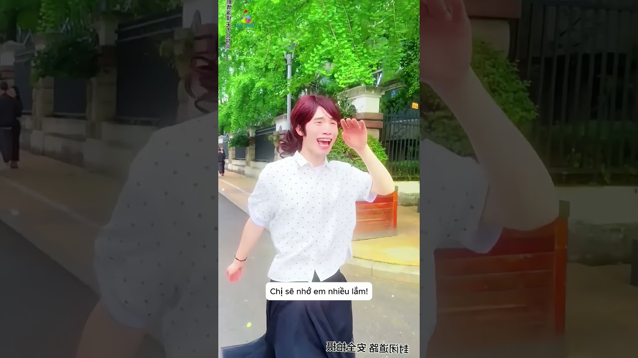 Tiểu Phương - Học c&aacute;ch cư xử thật duy&ecirc;n d&aacute;ng #giaitri , #funny