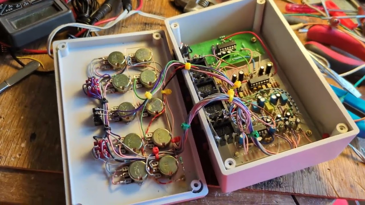 Echo unit - the stereo version with chorus effect