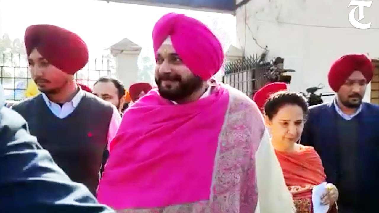 PPCC president Navjot Singh Sidhu casts vote in Amritsar
