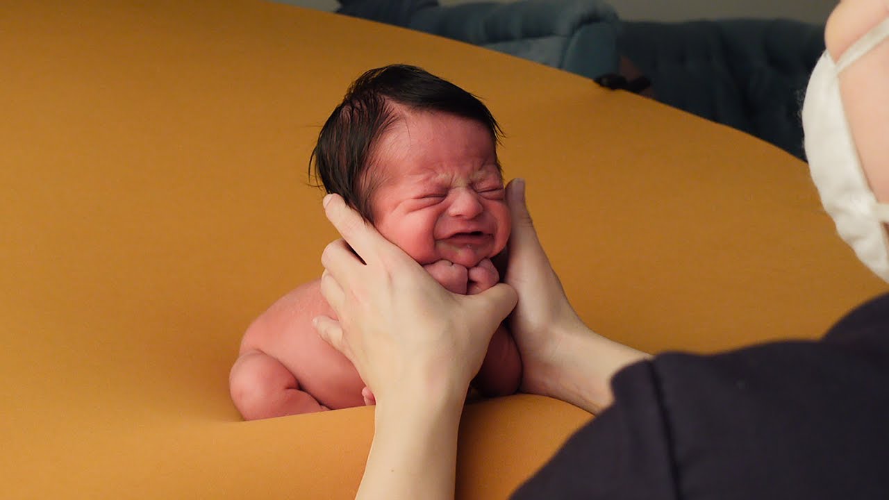 Sesión de bebé recién nacido con este angelito | A este pequeño angelito lo hice enojar