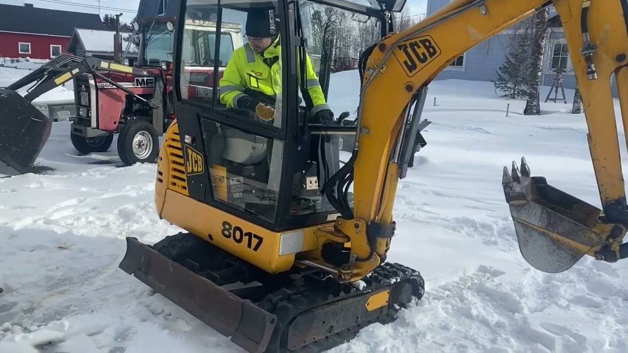 Köp Minigrävmaskin JCB 8017 på Klaravik