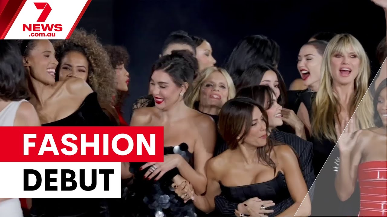 Mary Fowler makes history at Paris Fashion Week | 7NEWS