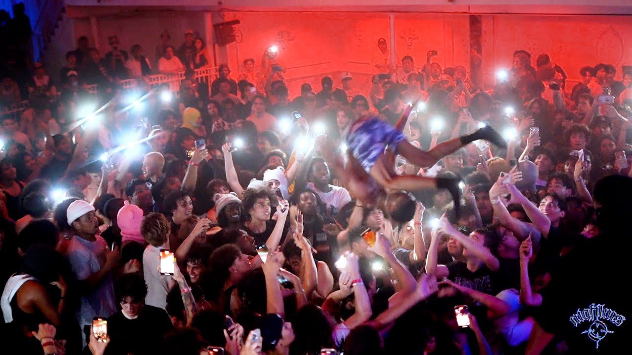 YVNGXCHRIS FRONTFLIPS INTO CROWD & GOES CRAZY @BOXFEST LIVE IN LA 2022