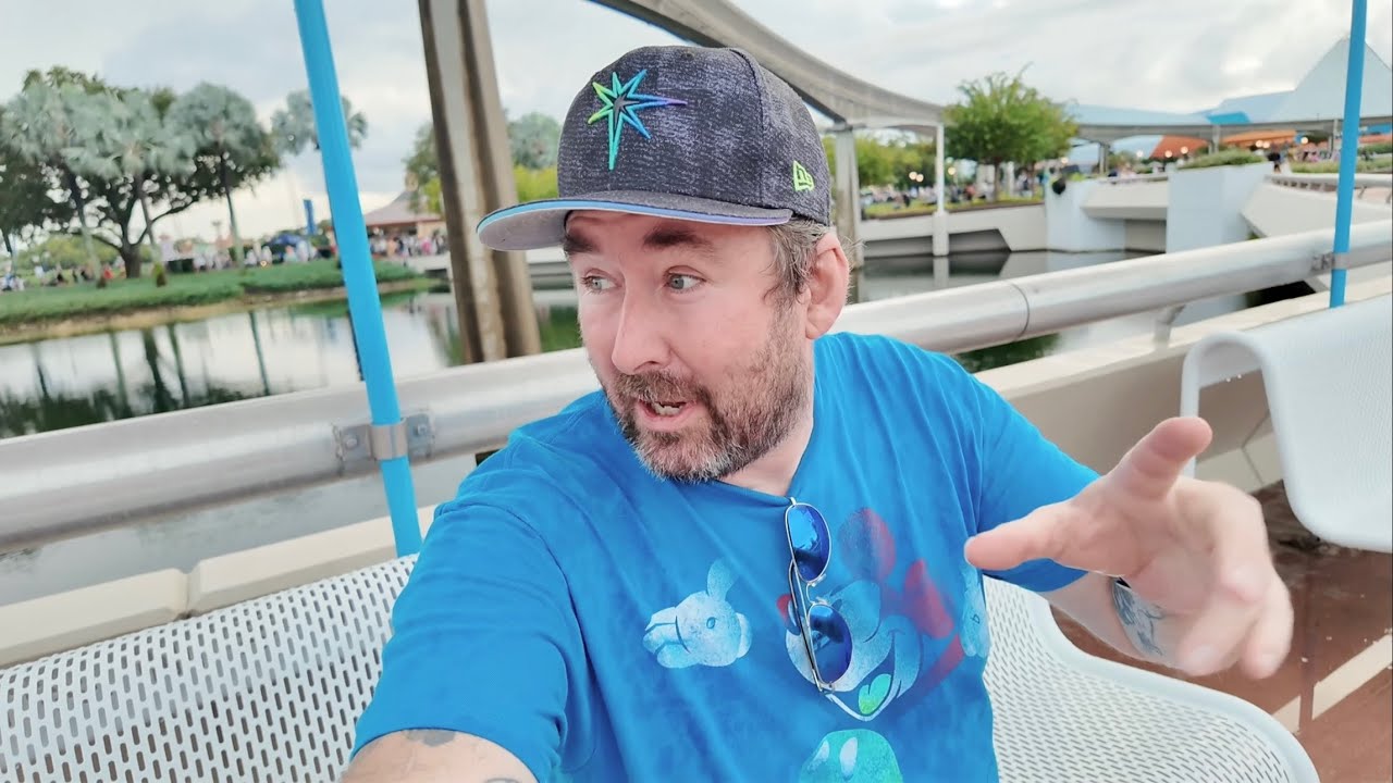 Оживленный пятничный вечер в EPCOT на Октоберфесте — ужин в Biergarten Buffet / Немецкий павильон...