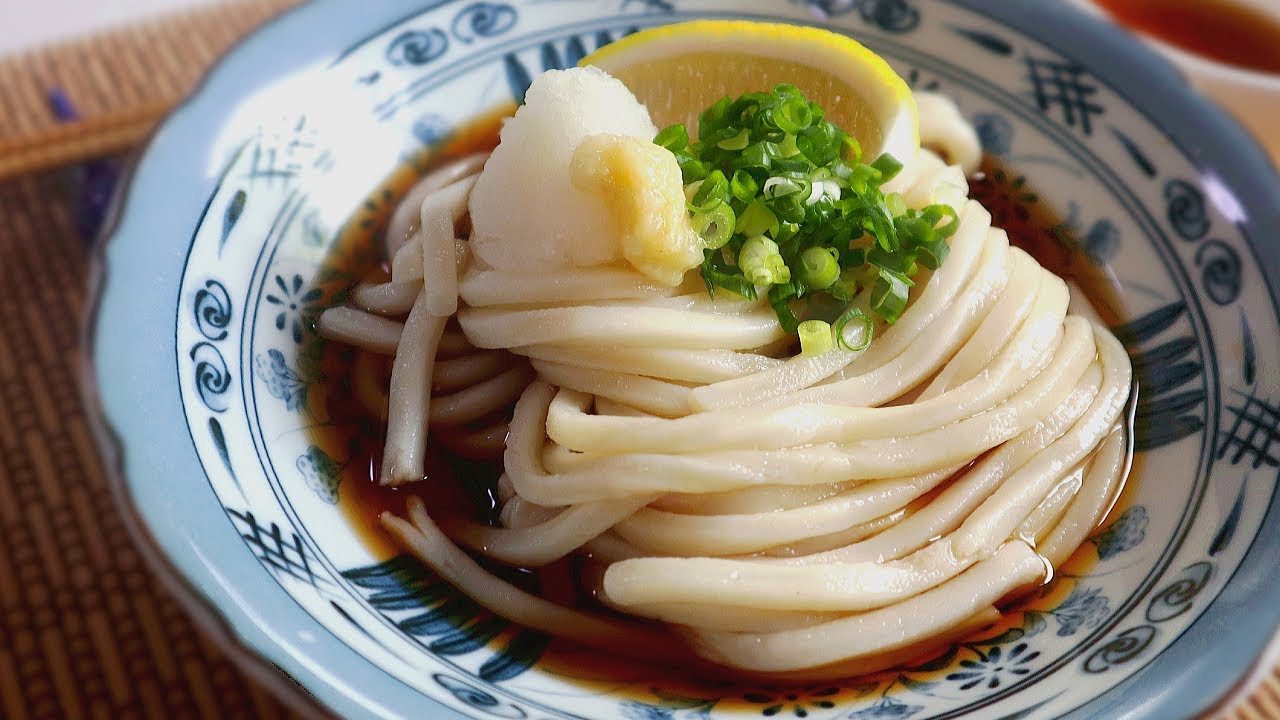 Bukkake Udon & Udon dipping sauce / Mentsuyu. (Cold Udon Noodles Recipe) ぶっかけうどん＆つゆ（めんつゆ）の作り方(レシピ)