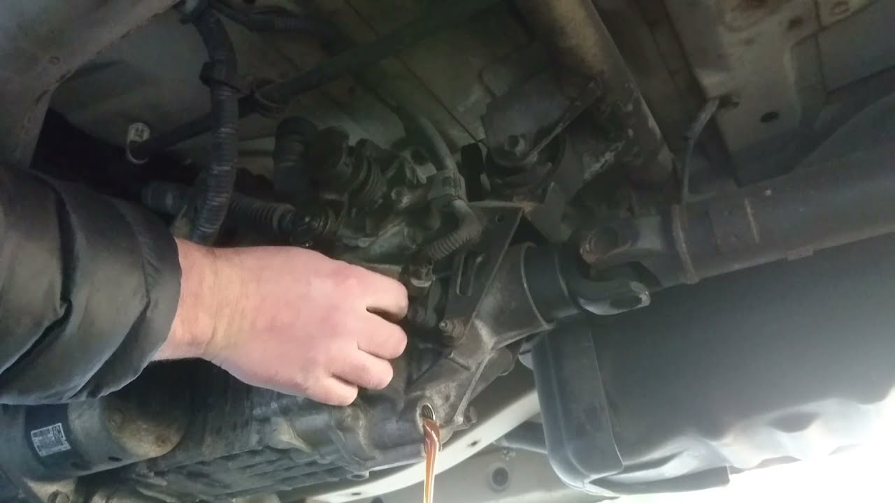 Changing fluids on a DA52V Suzuki Every van.