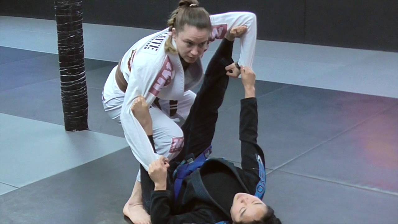 Passing Spider Guard (Livia Gluchowska)