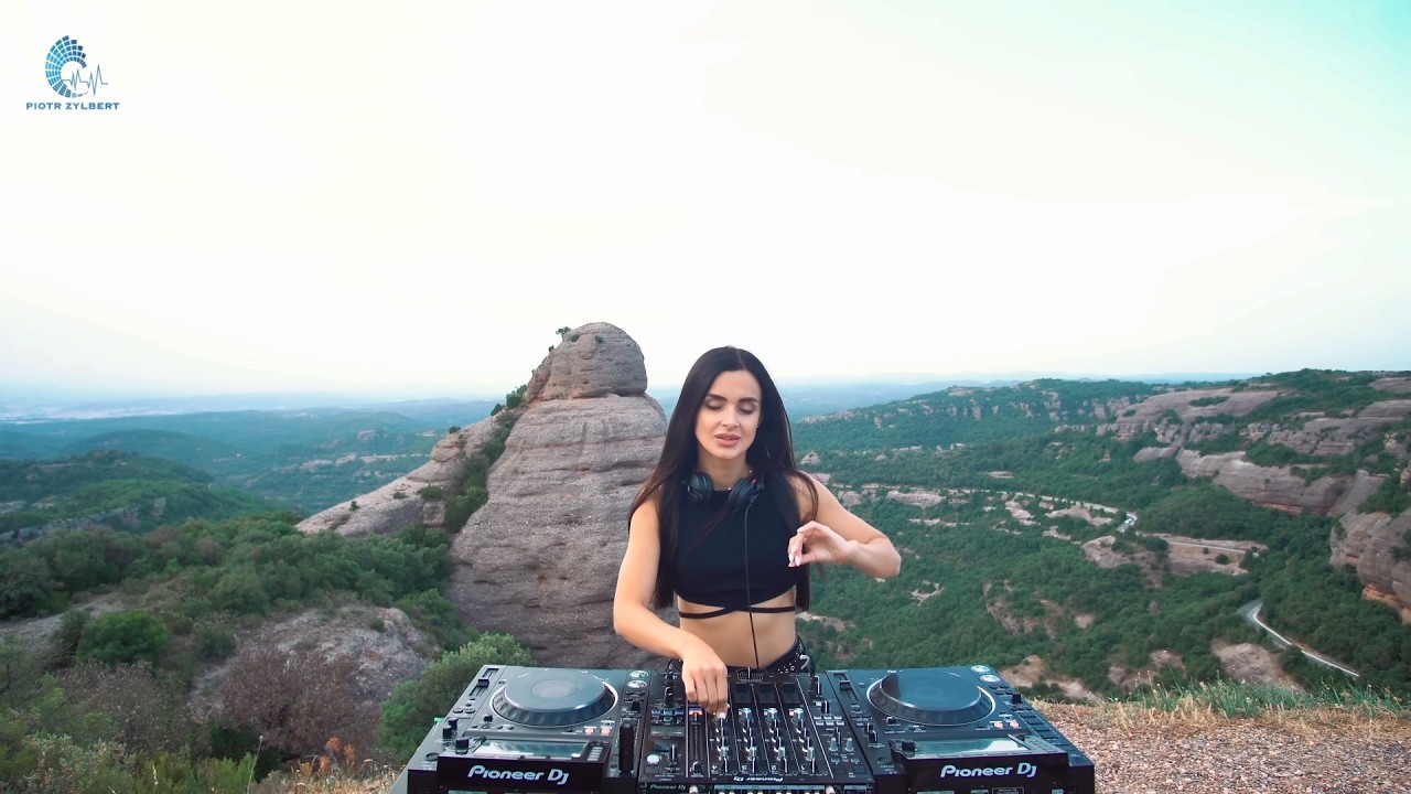 Kosmonova - Danse Avec Moi! - Remix by Piotr Zylbert