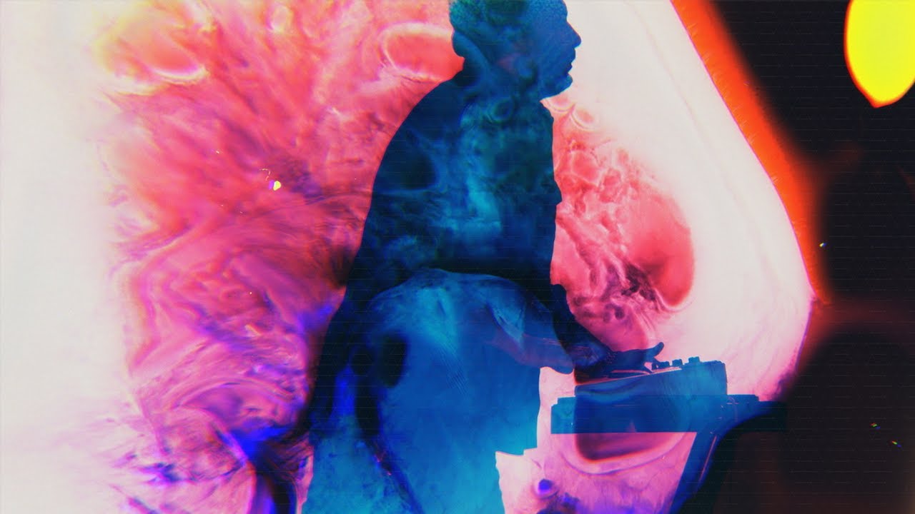 Deftones - Prayers/Triangles (Official Music Video)