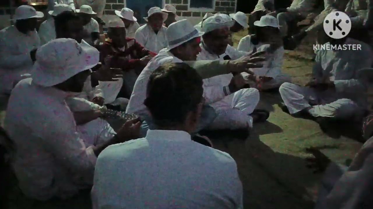 श्री दर्शन मोहन काण्डपाल जी के घर मैं होली।