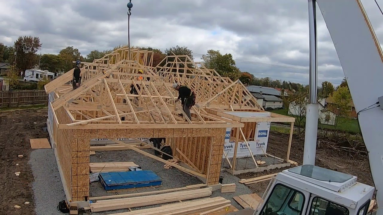 Framing a custom home in 5 min timelapse