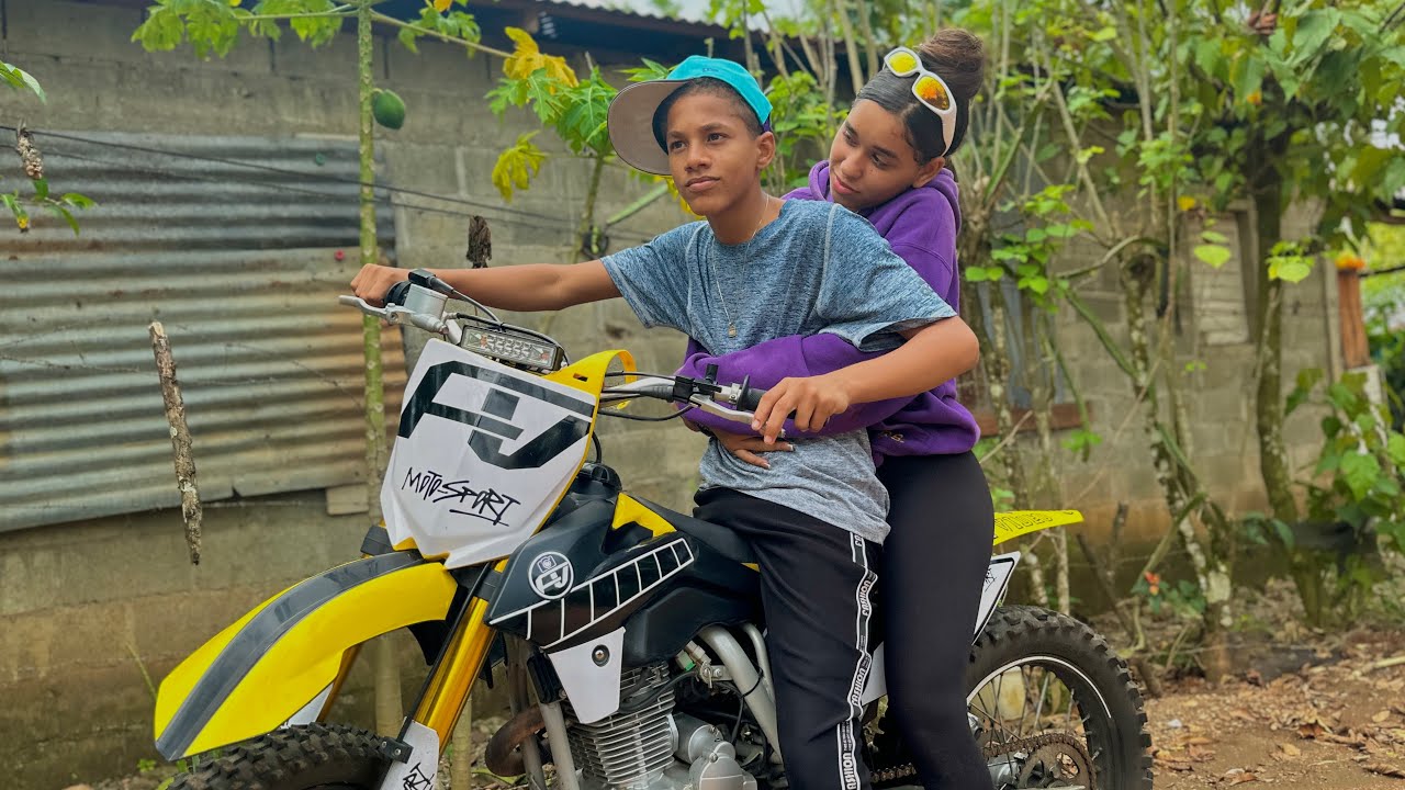 NIÑO MOTOCONCHO EN SEMANA SANTA  🛵😍 ( flakitoh video )