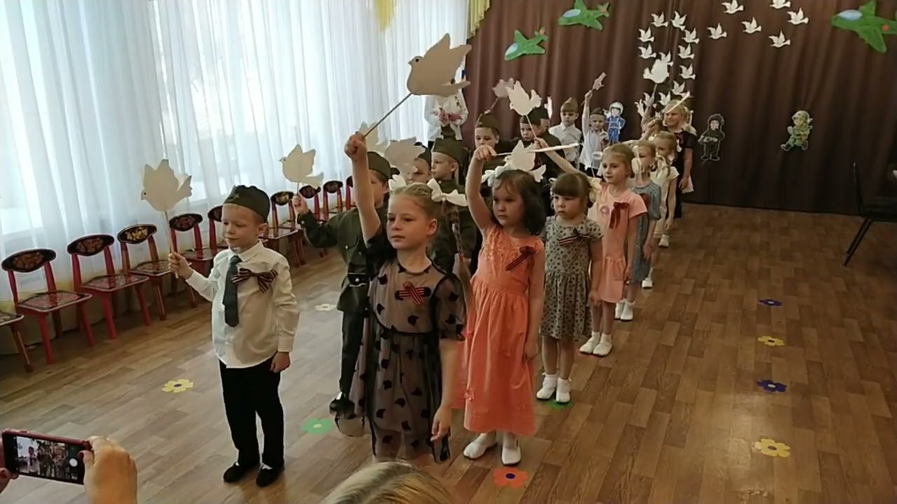 Вход на утренник 