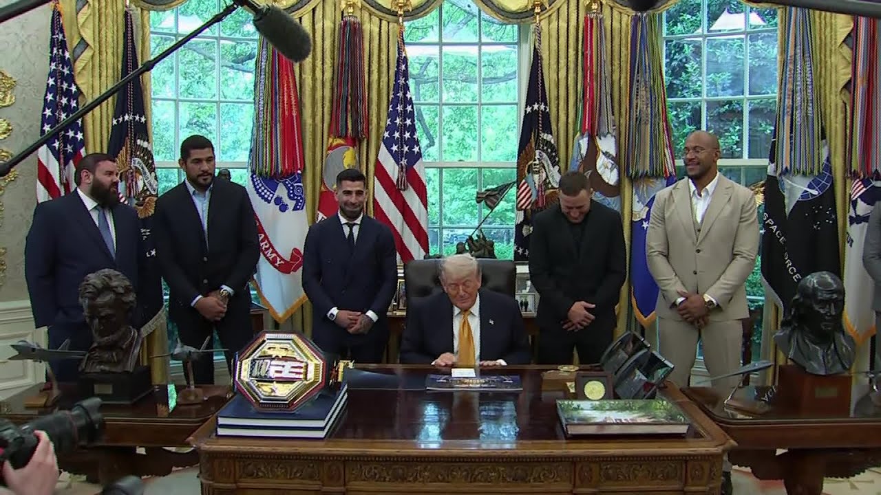 Октагон в Белом доме? Трамп намекает на масштабное мероприятие UFC на Южной лужайке.