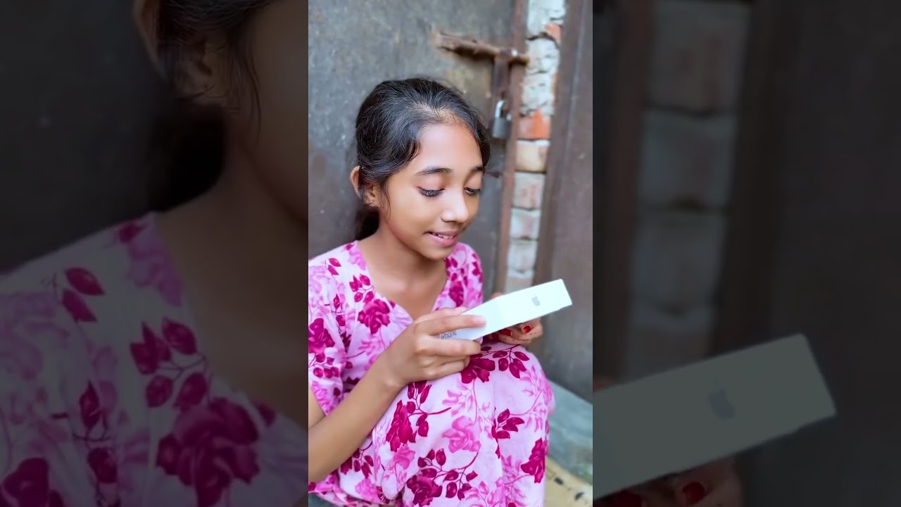 মেয়ের জন্য আইফোন কিনে দিল বাবা #viralvideo #emostional