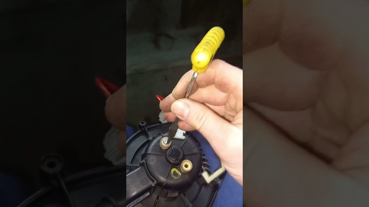 Citroen c4 Picasso heater blower not working.P072F.