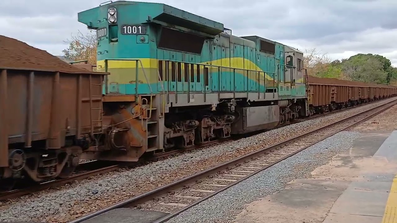 Dash-9 1141 [EFVM]
