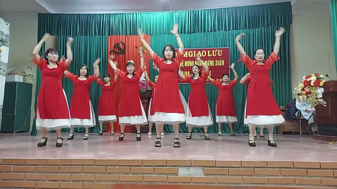 DÂN VŨ MỪNG XUÂN BÍNH NGỌ 2026: ĐOẢN XUÂN CA - CLB HOA HỒNG XANH THÔN TU LỄ