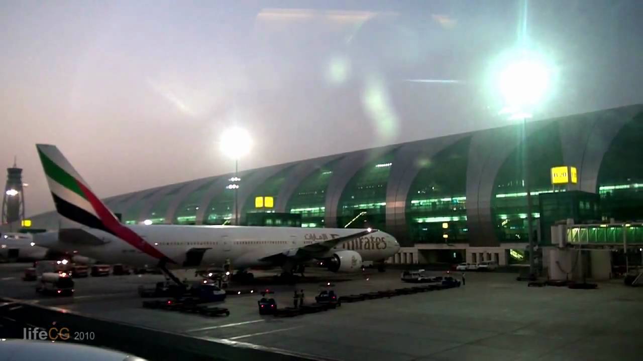 Emirates Boeing 777 TAKE OFF from Dhaka To Dubai - Riyadh