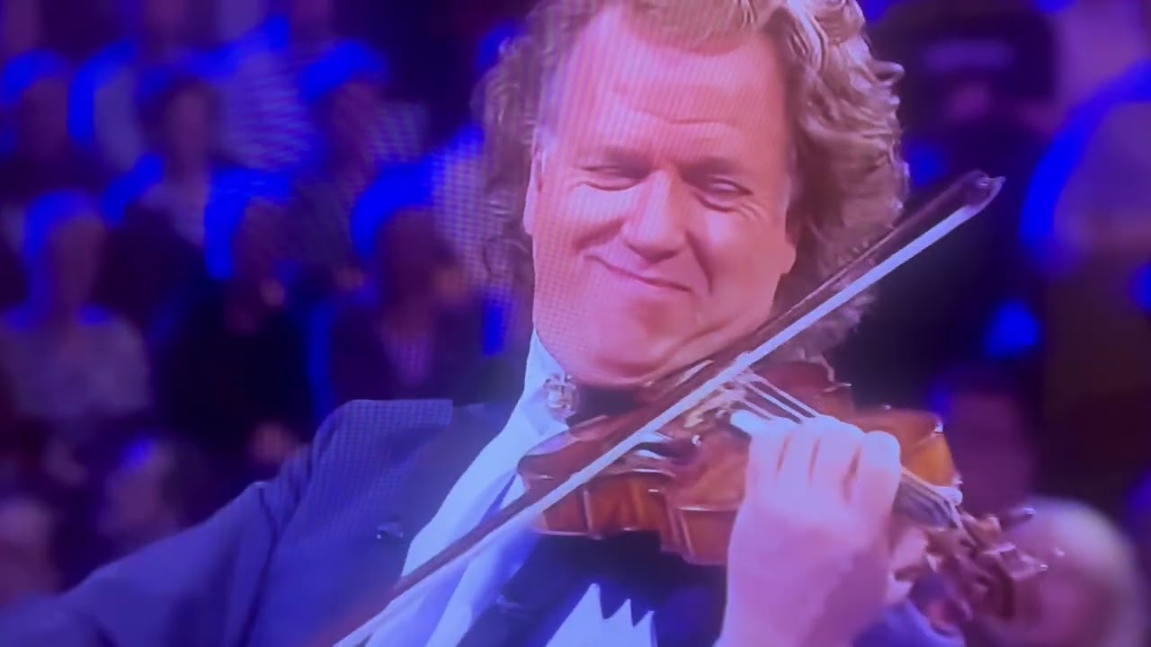 VIOLINIST PERFORMANCE. Andre Rieu #waltzdance  #concert    #andrerieu  #heart #entertainment 