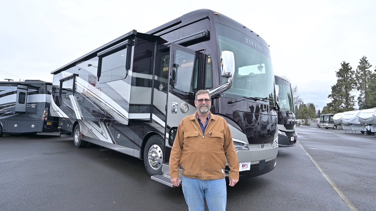 The RV Corral 2025 Tiffin Allegro Bus 35CP Stock # NA1189