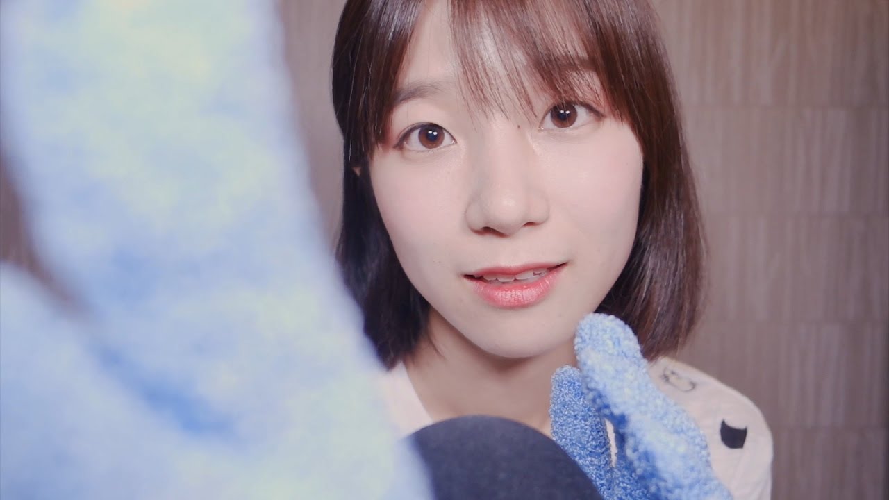 ASMR Various Gloves Sounds with Face Touching & Triggers