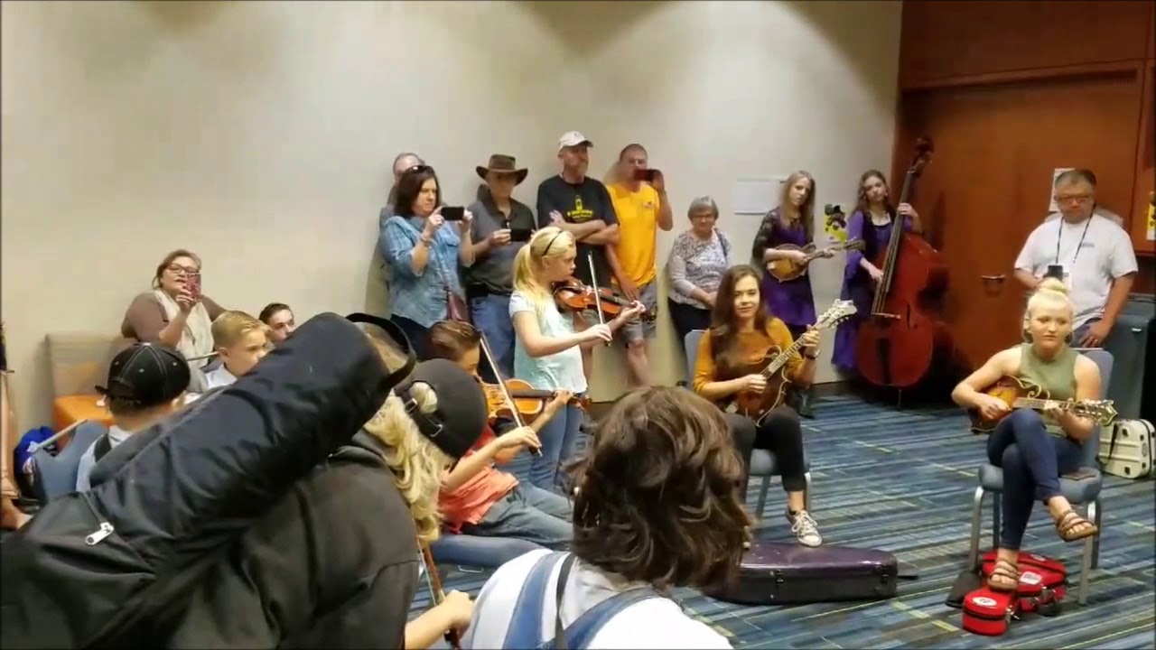 Sierra Hull with Kids on Bluegrass at IBMA 2017