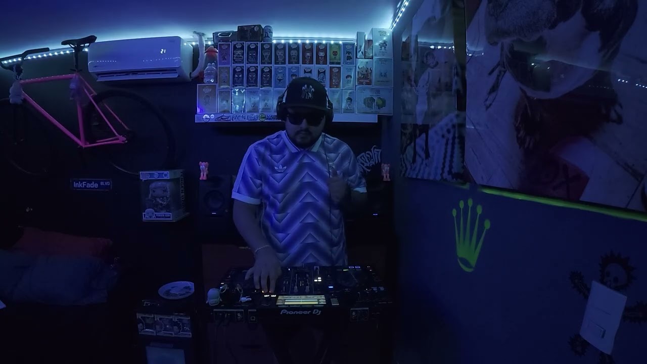 Funky House DJ Set | Groove, Funk & House Vibes by YISXS!