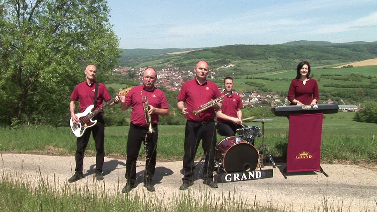 Chodila Anička - Háj husičky, háj