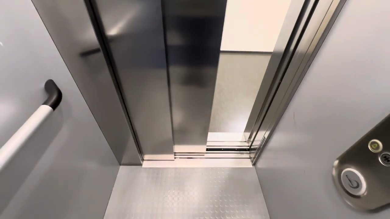 2018 KONE KSS 420 MonoSpace MRL traction elevator @ Roihuvuorentie 21B, Roihuvuori, Helsinki, FI