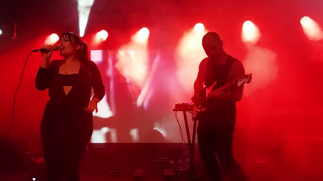 Yakima Jera - live im Katzenclub Festival München, 09.11.2024