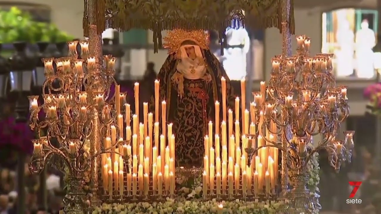 Soledad del Sepulcro en Tribuna Oficial. Semana Santa Málaga 2025.