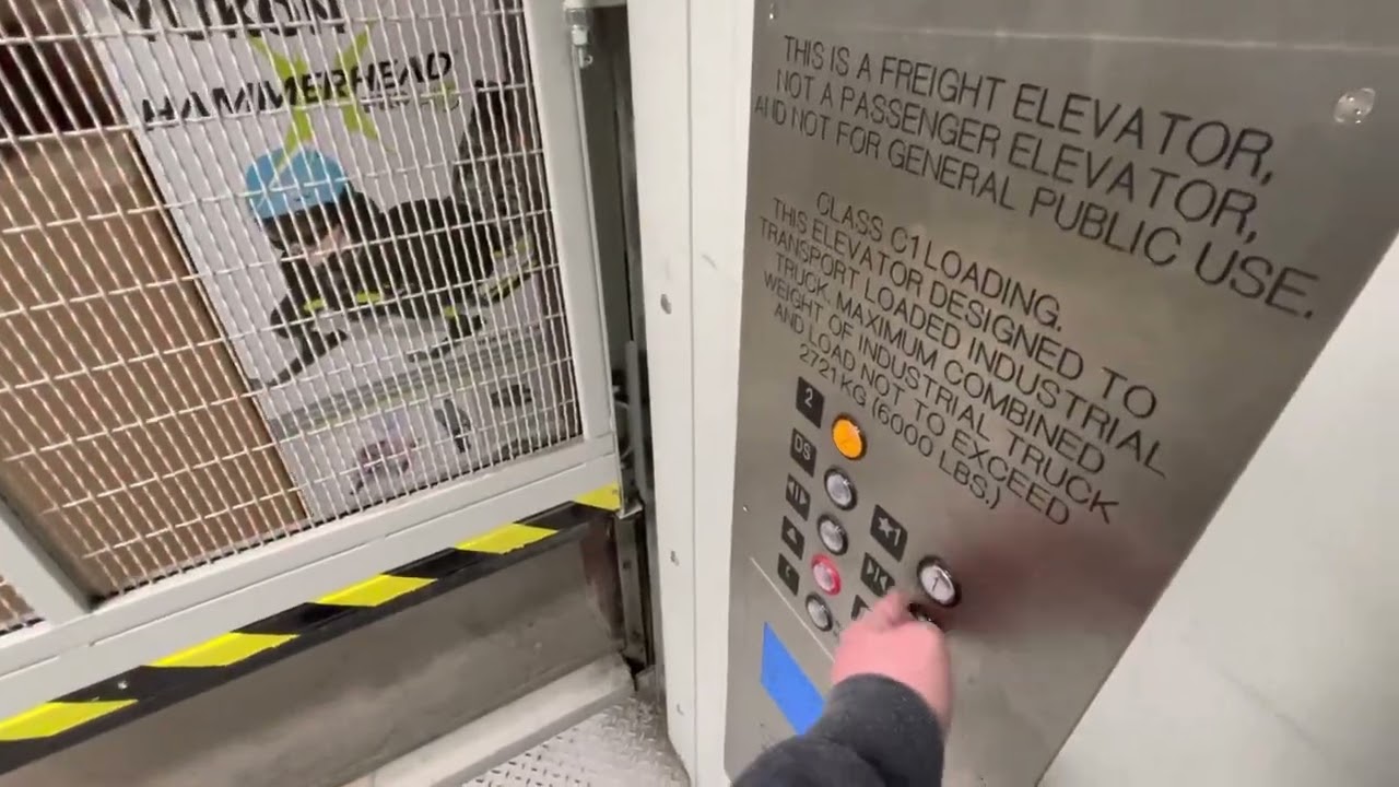 (EPIC MOTOR!) MEI Hydraulic Freight elevator at Dick's Sporting Goods Tacoma Mall Tacoma WA