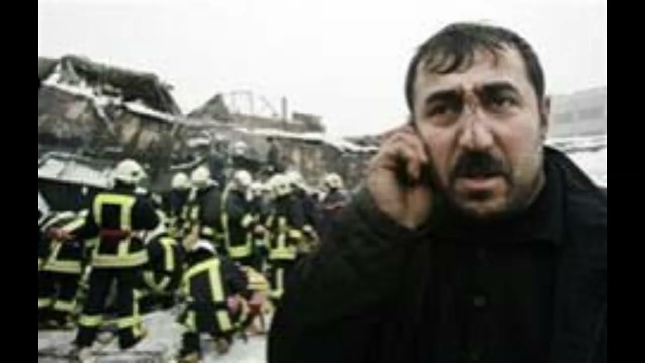 20 лет назад   В Москве обрушился торговый комплекс «Басманный рынок»