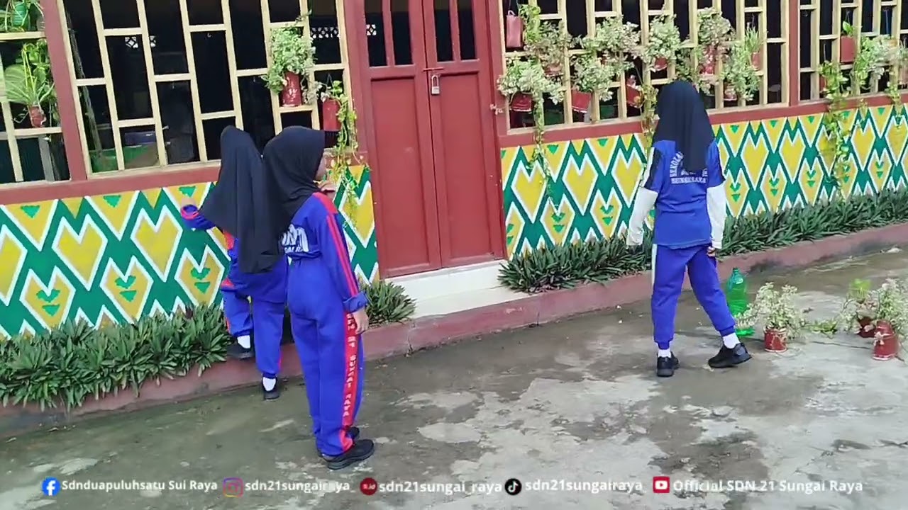 Pagi Ceria: Menyatu dalam Kebersamaan dan Nasionalisme di SDN 21 Sungai Raya 🌤️