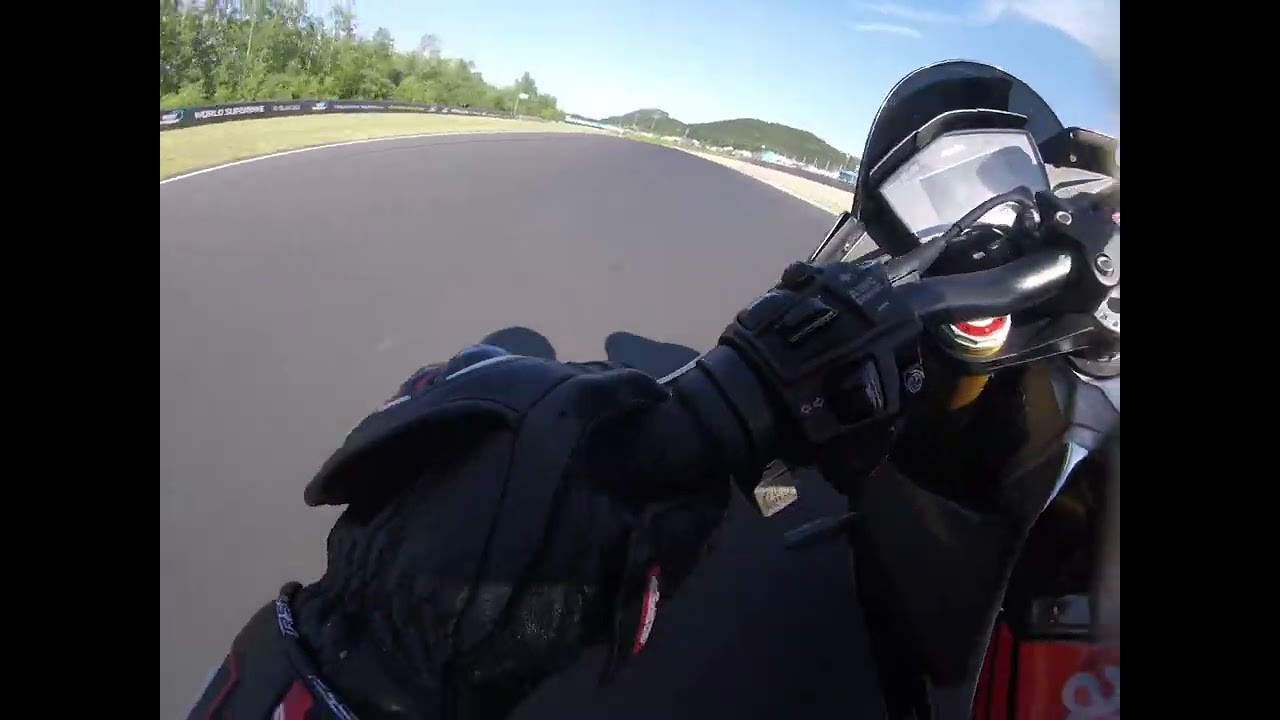 Aprilia Tuono V4 1100 RR Autodrom Most