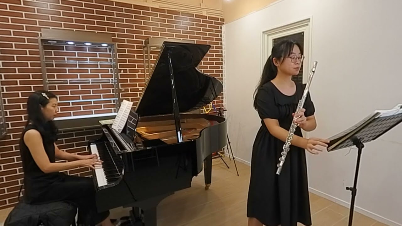 ABRSM 2018-2022 Grade 8 Flute - Hypnosis by Ian Clarke