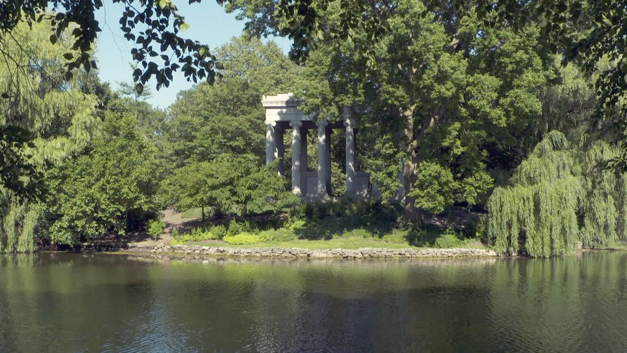 Explore Graceland Cemetery &mdash; Chicago by 'L' with Geoffrey Baer