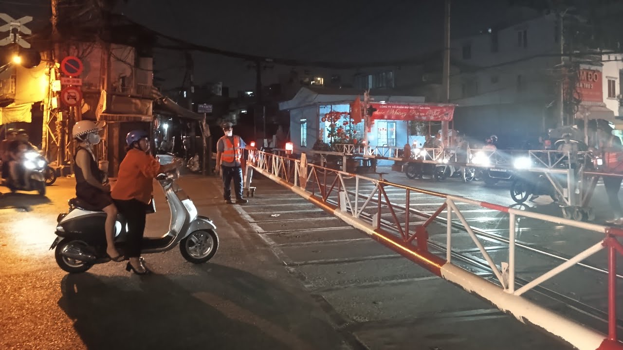 D19E - 9?? Kéo ??? Rời ra Sài Gòn Lúc (18/2 21:30-22:00)