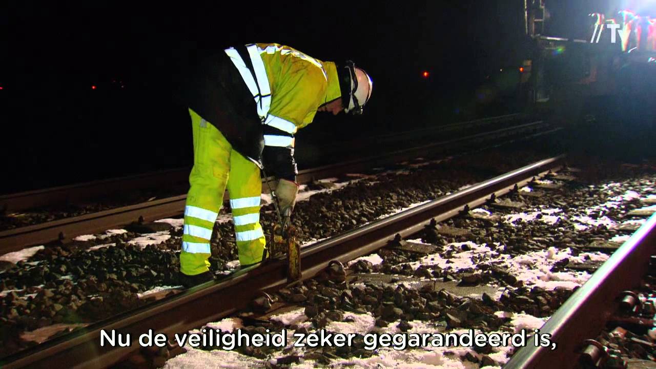De plaatsing van langgelaste rails