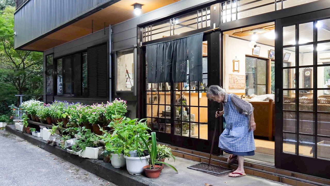 97-Year-Old Hardworking Grandma Who Works 365 Days a Year!-Japanese restaurant in the countryside
