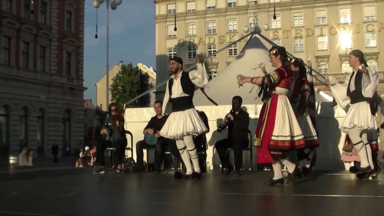 Lyceum Club of Greek Women , Thessaloniki , Greece  : Greek traditional dances  ( tsamikos )