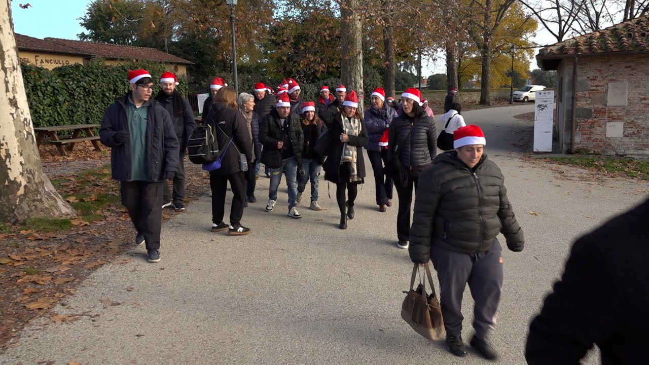 I Centri Diurni portano gli "Elfi" a passeggio sulla Mura di Lucca